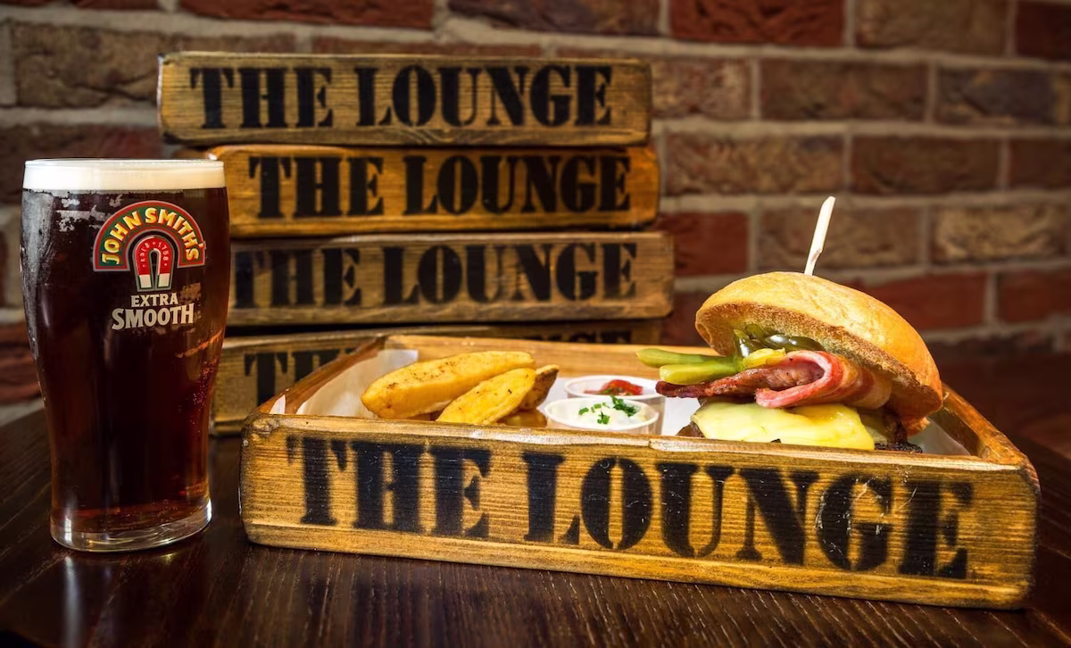 The Lounge Hotel and Bar