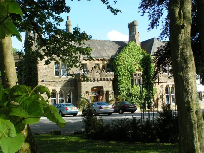 Hunday Manor Hotel